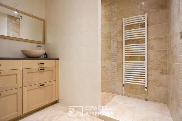 Duo de Maisons Atypiques avec Vue Époustouflante sur les Roches