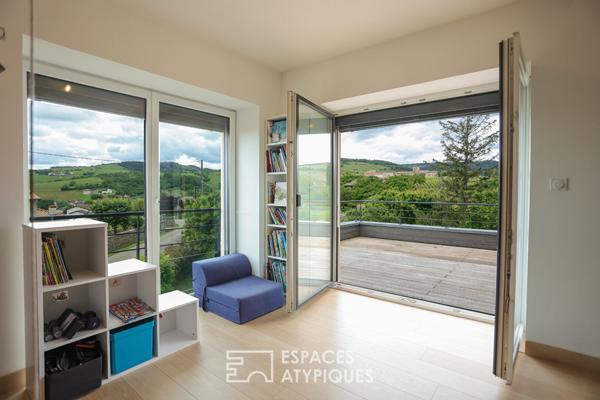 Duo de Maisons Atypiques avec Vue Époustouflante sur les Roches