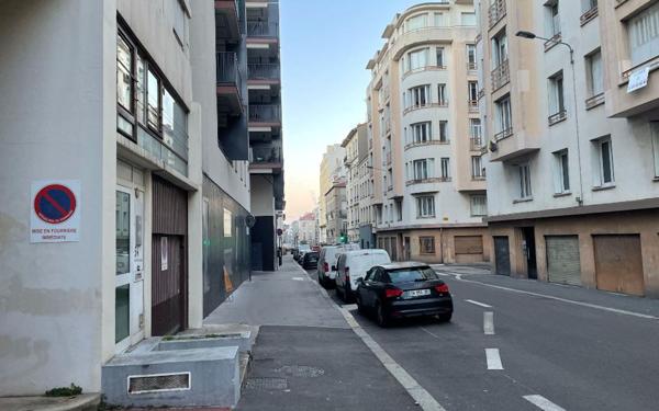 Stationnement à louer