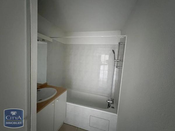 Appartement à louer 1 pièce 32.32m² Angoulême (16000)