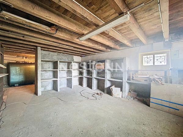 Maison d'architecte à vendre Vayrac 3 chambres, Cuisine aménagée et équipée, Véranda, Climatisation, double garage, Terrain arboré 900m2