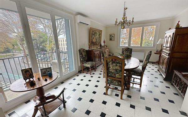 Appartement à vendre    4 pièces • 94 m2 Avignon