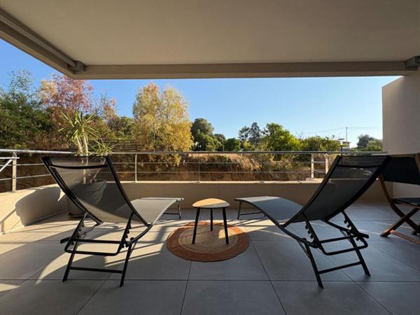 AGREABLE T1 AVEC GRANDE TERRASSE AU MILELLI