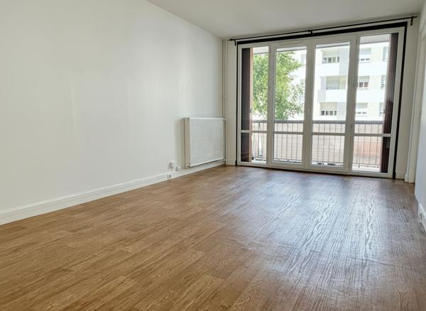Appartement Chaville 3 pièces rive gauche ascenseur parking sous sol cave 2 chambres balcon