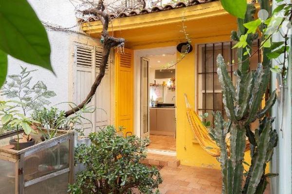 COUP DE COEUR - T2 ATYPIQUE AVEC TERRASSE A L'ENTREE DU PANIER.

À deux pas du Vieux-Port de ...