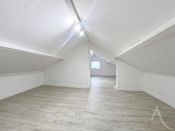 Maison 4 piéces - 2 chambres - sous-sol total - jardin - BONNIERES SUR SEINE - centre ville