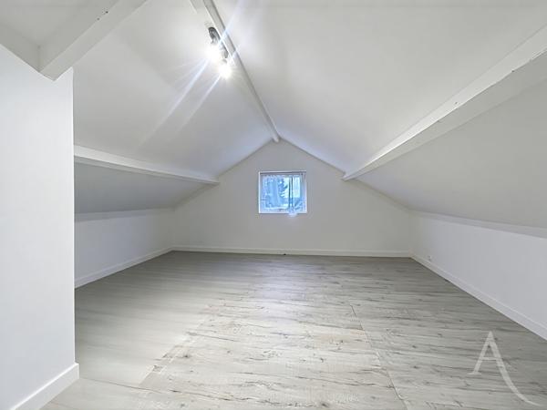 Maison 4 piéces - 2 chambres - sous-sol total - jardin - BONNIERES SUR SEINE - centre ville