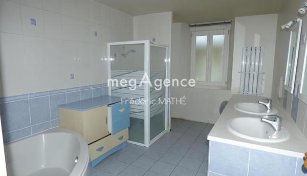 Maison à DOMMARTIN-LETTREE, 51320 - 6 pièces 210m²