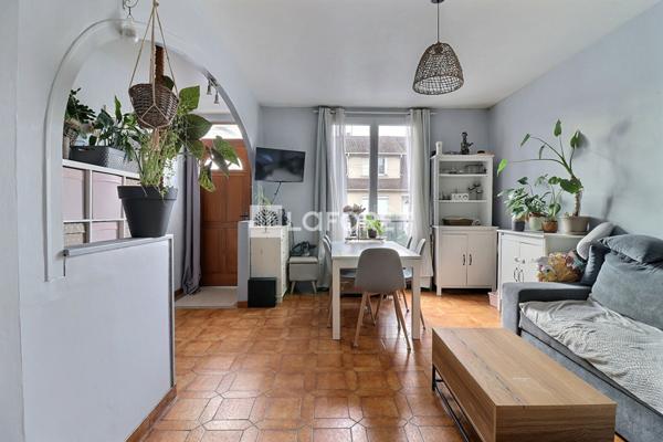 Achat maison près de ST DENIS - 4 pièce(s) - 130 m² - 249 990 €
