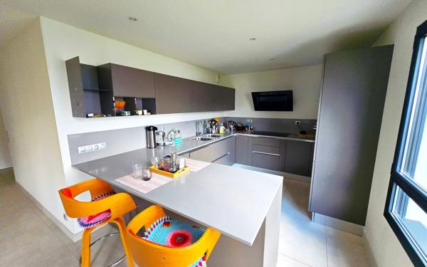 Appartement à louer    4 pièces • 133 m2 Saint-Genis-Pouilly