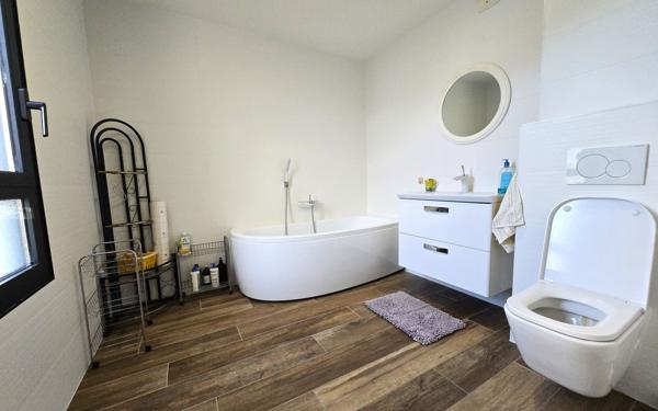 Appartement à louer    4 pièces • 133 m2 Saint-Genis-Pouilly