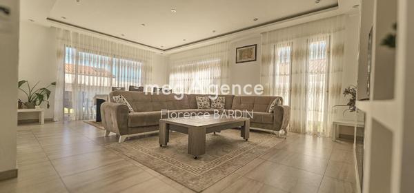 Maison à Cholet, 49300 - 6 pièces 141m²