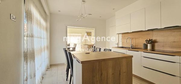 Maison à Cholet, 49300 - 6 pièces 141m²