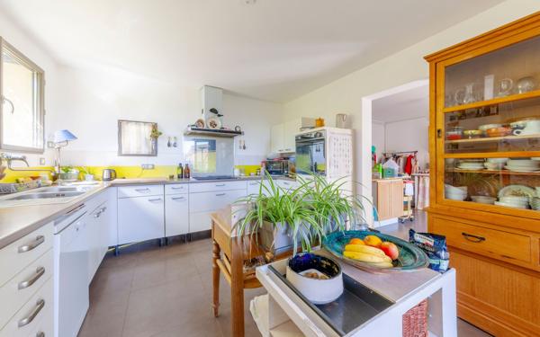 Maison à vendre    7 pièces • 236,10 m2 Forcalquier