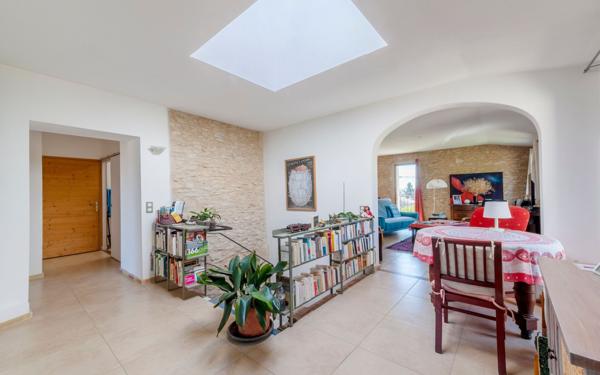 Maison à vendre    7 pièces • 236,10 m2 Forcalquier