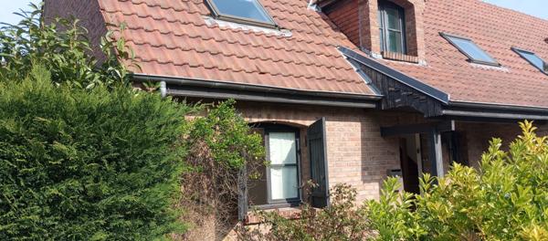 À vendre - Maison mitoyenne 1 côté, 6 pièces située à Croix (59170)