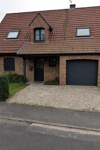 À vendre - Maison mitoyenne 1 côté, 6 pièces située à Croix (59170)