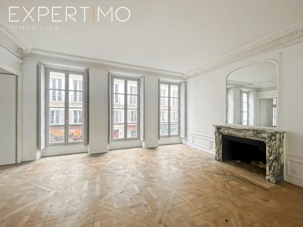 Paris (75008) A LOUER LOCAUX A USAGE MIXTE (habitation et bureaux)