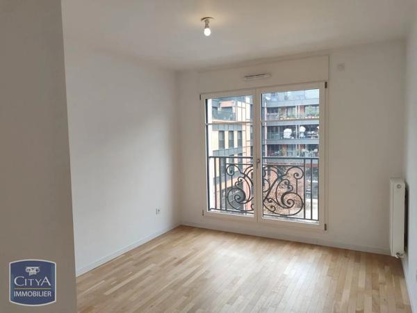 Appartement à louer 3 pièces 65.4m² Puteaux (92800)