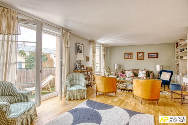 Le Chesnay Plateau Saint-Antoine Appartement duplex 5 pièces "esprit maison " 153.05m² au sol avec cave et parking 949 000 € ** - Référence 27075