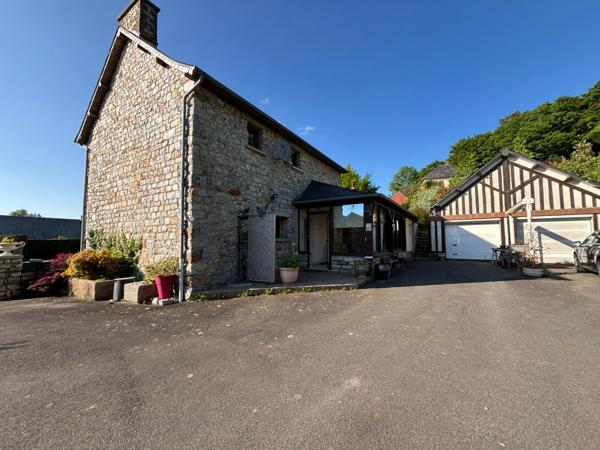 Mortain Maison de 120 m² avec gîte indépendant de 58 m² et terrain de 7 003 m² - La tranquillité de la campagne avec les avantages de la ville
