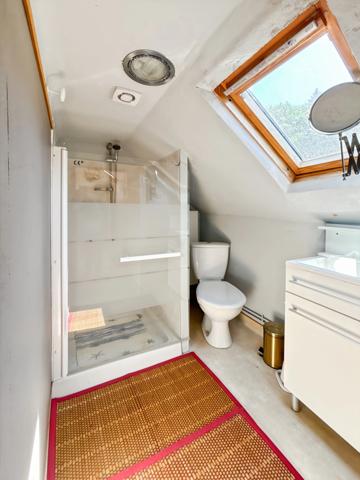 Mortain Maison de 120 m² avec gîte indépendant de 58 m² et terrain de 7 003 m² - La tranquillité de la campagne avec les avantages de la ville