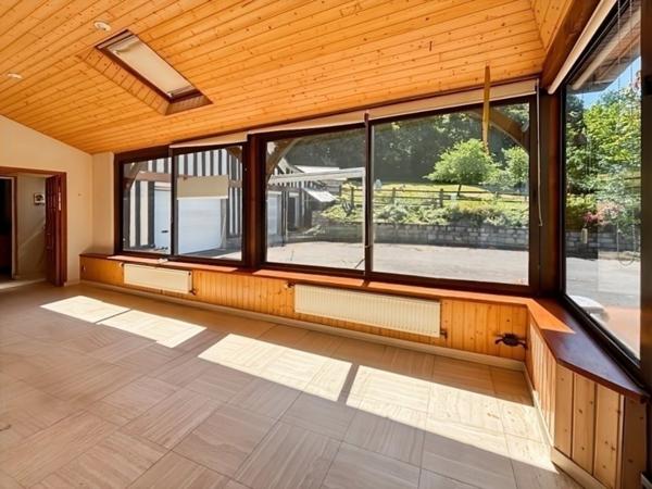 Mortain Maison de 120 m² avec gîte indépendant de 58 m² et terrain de 7 003 m² - La tranquillité de la campagne avec les avantages de la ville