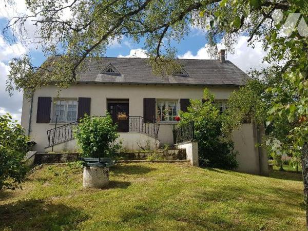 A vendre - A MENNETOU SUR CHER - Cette maison d'habitation sur sous-sol d'une surface habitable...
