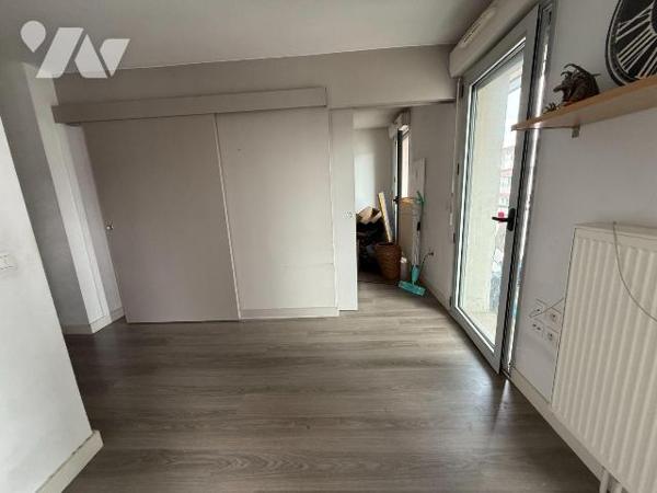 Appartement à vendre à LILLE dans le Nord (59)

Quartier Moulins, rue de Douai, à proximité d...