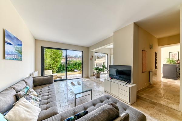 Caluire - Boutary: Une maison familiale de 205m2, 5 chambres, terrasse, jardin, piscine.