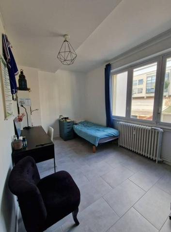 Grand appartement rénové à Nancy – 5 chambres, balcon, garage, et zéro travaux !