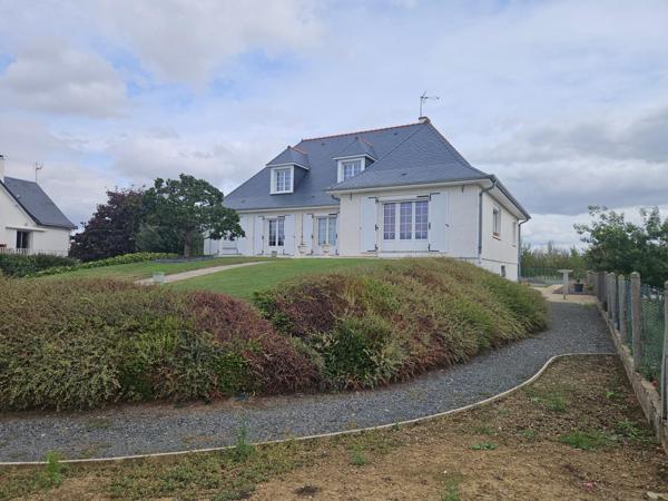 Maison à Montreuil-Bellay, 49260 - 8 pièces 180m²