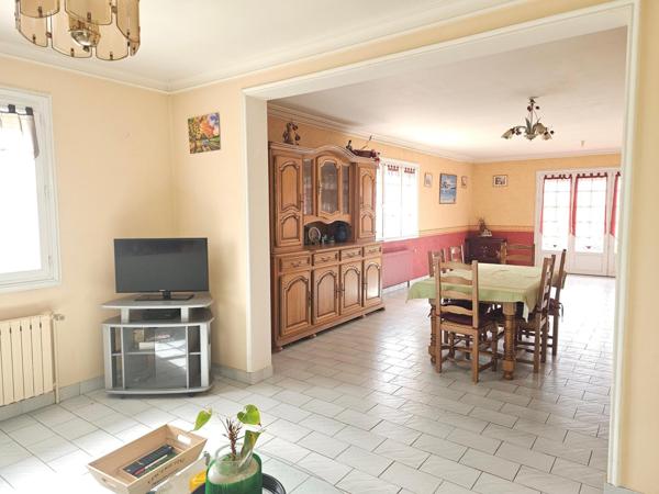 Maison à Montreuil-Bellay, 49260 - 8 pièces 180m²