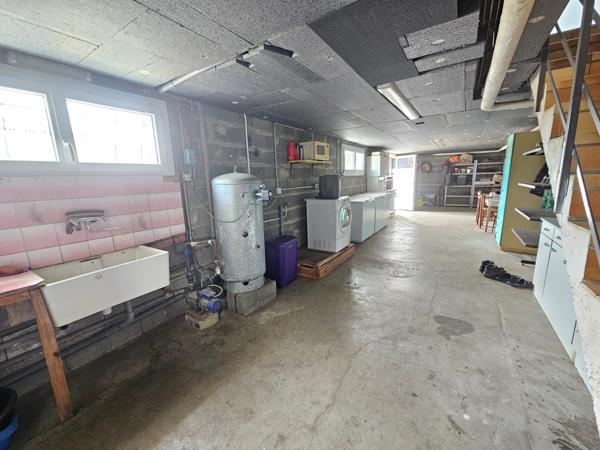 Maison à Montreuil-Bellay, 49260 - 8 pièces 180m²