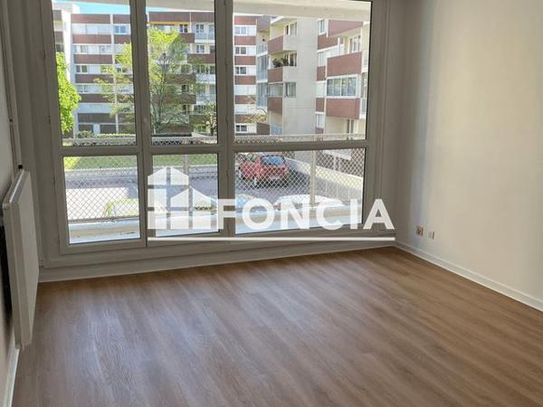 Location Appartement 2 pièces 50.1 m² - 156 AVENUE BOLLEE Le Mans 72000