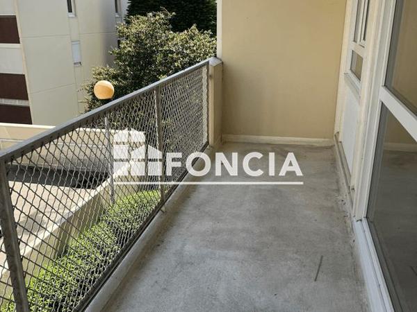 Location Appartement 2 pièces 50.1 m² - 156 AVENUE BOLLEE Le Mans 72000