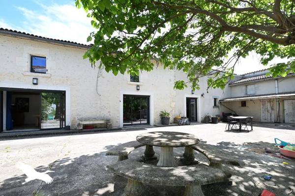 Maison à vendre 199 000 € Saint-Laurent-de-Cognac 5 p 125 m² DPE C
