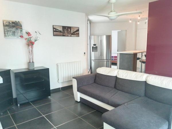 APPARTEMENT DE 55m2 AVEC PARKING PRIVE