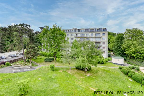 Versailles (78000) VERSAILLES MONTREUIL. Appartement 121m2 avec balcon, parkings et cave.