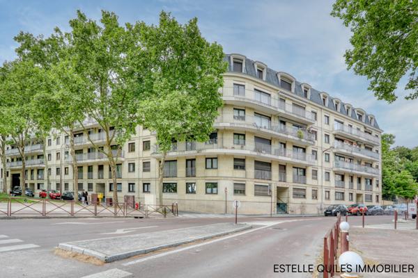 Versailles (78000) VERSAILLES MONTREUIL. Appartement 121m2 avec balcon, parkings et cave.