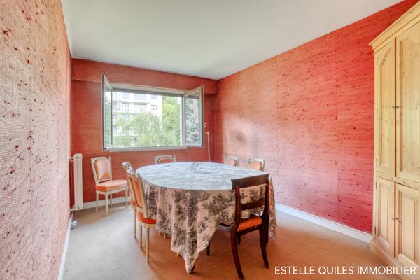 Versailles (78000) VERSAILLES MONTREUIL. Appartement 121m2 avec balcon, parkings et cave.