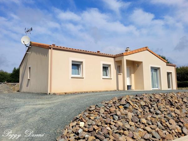 Maison à vendre 5 pièces MONCOUTANT (79) - Maison plain-pied 100 m2 habitables + Pièce attenante de 29 m2