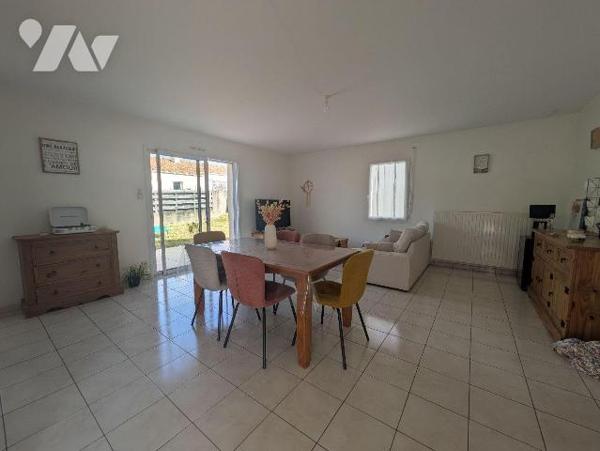 LES HERBIERS - Secteur du Petit-Bourg, quartier de la Roche Themer, profitez d'un plain-pied fo...