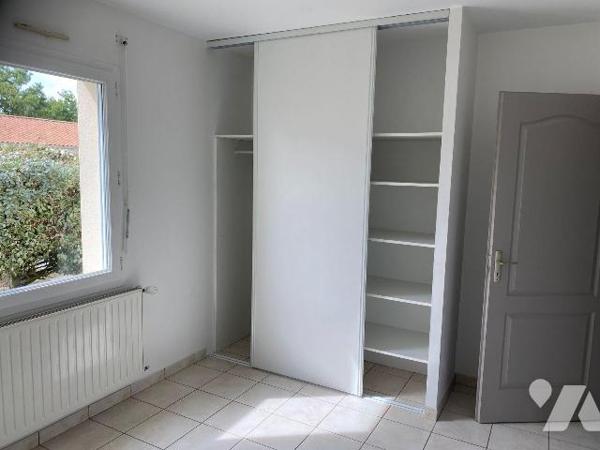 LES HERBIERS - Secteur du Petit-Bourg, quartier de la Roche Themer, profitez d'un plain-pied fo...