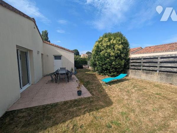 LES HERBIERS - Secteur du Petit-Bourg, quartier de la Roche Themer, profitez d'un plain-pied fo...