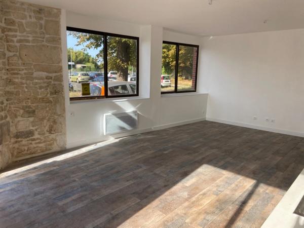 LUCON QUARTIER GARE AU CALME AGREABLE APPARTEMENT T2 RENOVE ENTIEREMENT DE PLAIN PIED 45M²/1 CHAMBRE