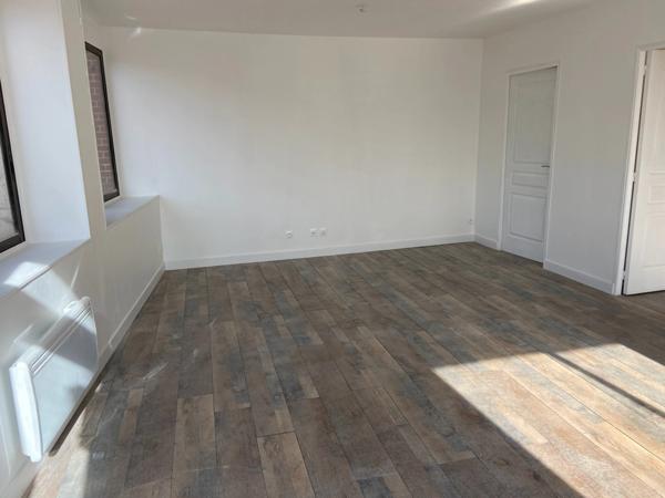 LUCON QUARTIER GARE AU CALME AGREABLE APPARTEMENT T2 RENOVE ENTIEREMENT DE PLAIN PIED 45M²/1 CHAMBRE