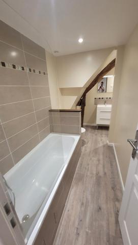 Maison de ville de 90 m2 avec 3 chambres entièrement rénovée