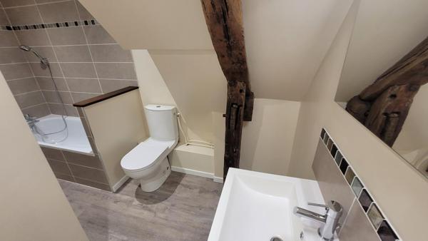 Maison de ville de 90 m2 avec 3 chambres entièrement rénovée