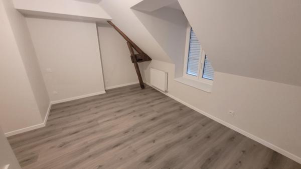 Maison de ville de 90 m2 avec 3 chambres entièrement rénovée
